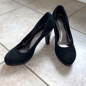 Maurice’s Size 8 Black Matte Heels